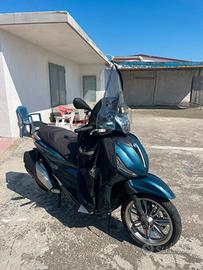Beverly 400