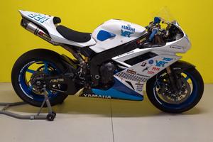Yamaha YZF R1 - 2004