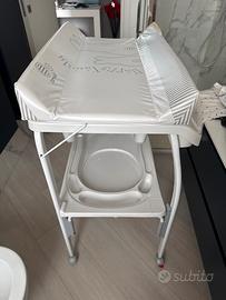 Fasciatoio con bagnetto pieghevole