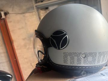 Casco momo design