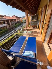 Ampio bilocale con mansarda e balcone