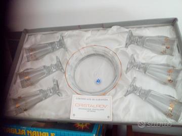 Servizi di posate e servizio in cristallo