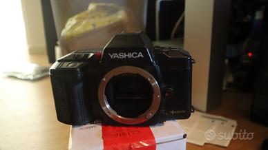 Macchina fotografica kyocera yashica 200 af