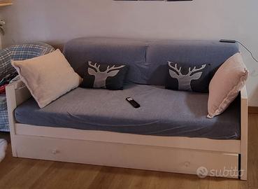 divano letto in legno