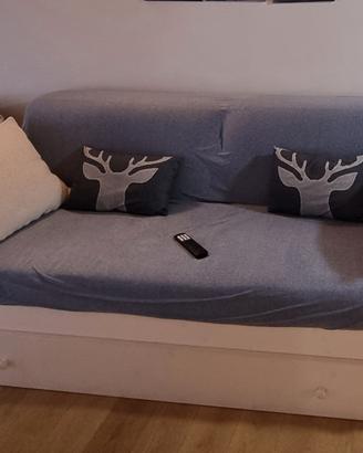 divano letto in legno