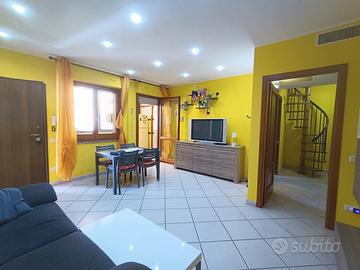 Elegante rifinito bilivelli del 2000 Quartu