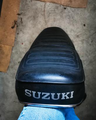Suzuki gt 380 sella originale 