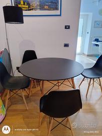 tavolo e sedie stile scandinavo