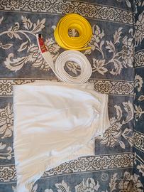 cinture e pantaloni e casacca karate