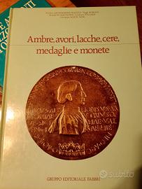 Ambre,avori,lacche,cere, medaglie e monete 
