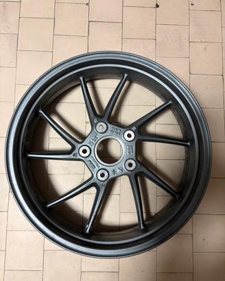 Cerchio in lega posteriroe per bmw r1200gs