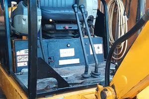 Scavatore jgb18q anno 2004