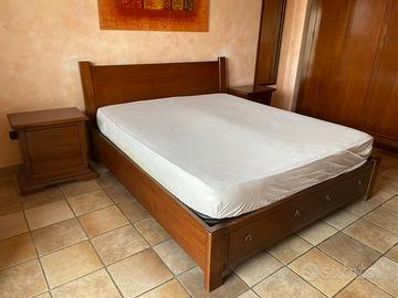 Letto matrimoniale con cassetti +2 comodini