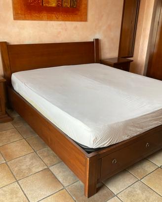 Letto matrimoniale con cassetti +2 comodini