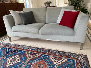 Due divani da 3 posti l’uno