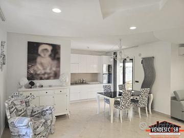 3 VANI CON TAVERNETTA E BOX ZONA MONTRONE