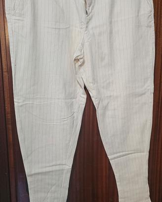 Pantaloni nuovi