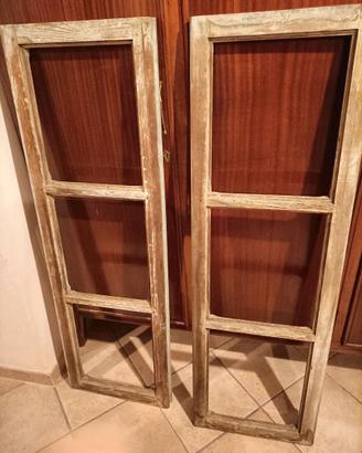 Vecchia finestra in legno