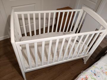 Lettino in legno con cassetto