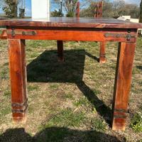 Tavolo in legno massello con 4 sedie