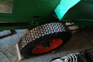 Pressa raccoglitrice