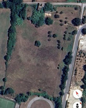 Complesso colonico di 2ha in area urbanizzata