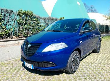Lancia Ypsilon 1.2 69 CV 5 porte S&S Silver
