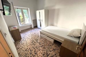 Stanza in appartamento di 143 m² a Bari