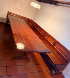 Tavolo in legno massiccio con panca angolare cont