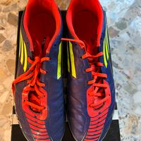 Scarpini calcetto con tacchetti