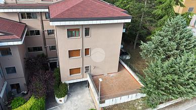 4 LOCALI A L'AQUILA