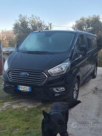 Ford tourneo custom leggere descrizione