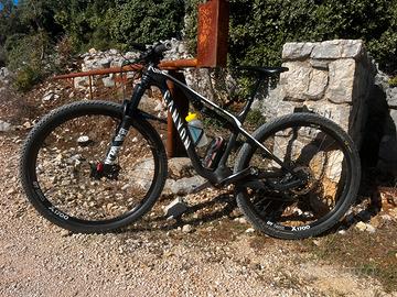 Canyon Lux CF SL 7.0 - S- Carbonio