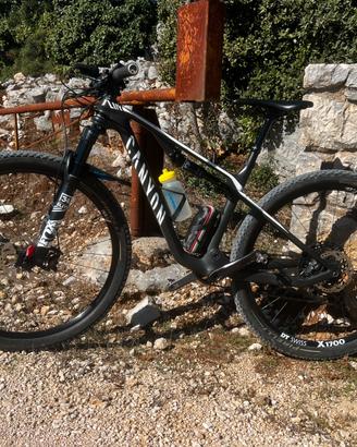 Canyon Lux CF SL 7.0 - S- Carbonio