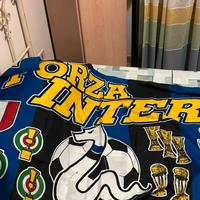 Bandiera Inter autografata da ADRIANO