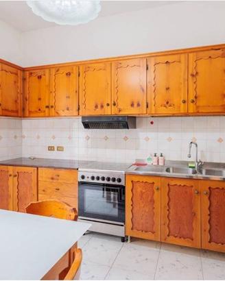 Cucina in pino massello