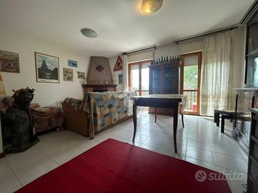 VILLA A SCHIERA CENTRALE A PERUGIA