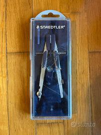 Compassi di varie marche