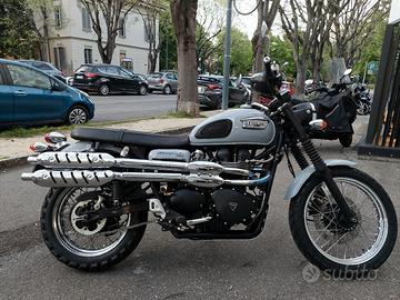 Triumph Scrambler 900 unica e pronta. 