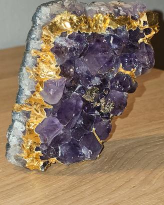 Geode Ametista con Foglia Oro Naturale 13 cm
