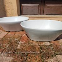 coppia di lavabi ciotola con rubinetti