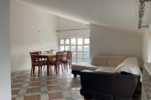 Trivano ultimo piano arredato