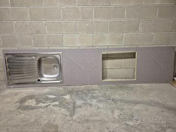 Top Cucina 270cm con lavabo e miscelatore