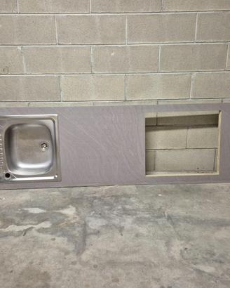 Top Cucina 270cm con lavabo e miscelatore