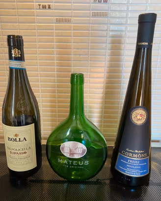 3 bottiglie vino vuote