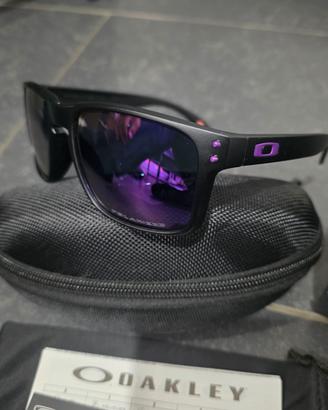 Oakley Holbrook 