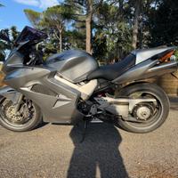 VFR 800 V-TEC - 2004 - €2795