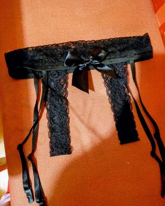 Reggicalze in pizzo nero