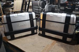 Trekker Givi due da 33 e due da 46 