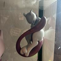 Figure pokemon mew two